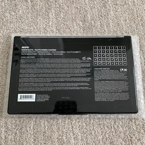 NEW NYX Modern Dreamer Eye Shadow Palette Multicolor 40 Shades - Picture 7 of 9